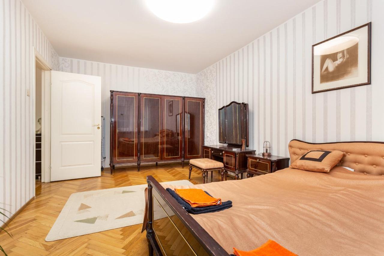 3 Room Central Apartmend 90M2 Parking For One Car Fifth Floor And The Building Does Not Have An Elevator Tallinn Bagian luar foto