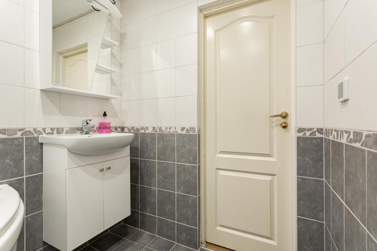 3 Room Central Apartmend 90M2 Parking For One Car Fifth Floor And The Building Does Not Have An Elevator Tallinn Bagian luar foto