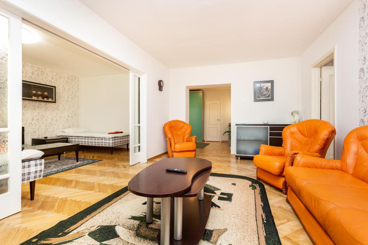 3 Room Central Apartmend 90M2 Parking For One Car Fifth Floor And The Building Does Not Have An Elevator Tallinn Bagian luar foto